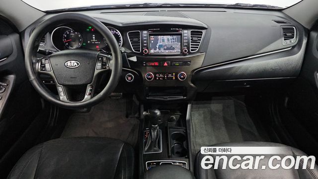 Kia K7 — interior