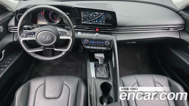 Hyundai Avante — interior