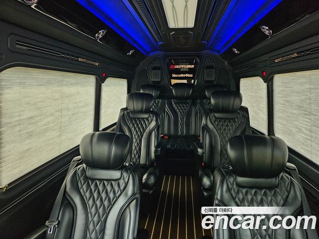 Mercedes-Benz Sprinter — interior