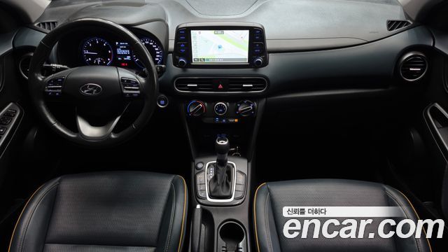 Hyundai Kona — interior