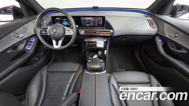 Mercedes-Benz EQC — interior