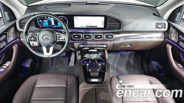 Mercedes-Benz GLE-Class — interior