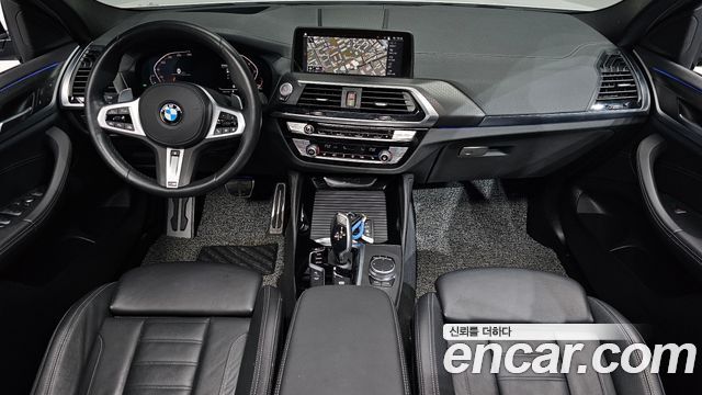 BMW X4 — interior