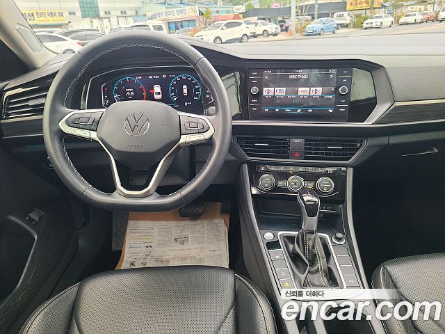 Volkswagen Jetta — interior