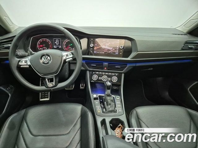 Volkswagen Jetta — interior