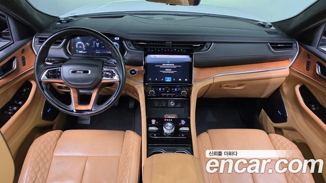 Jeep Cherokee — interior