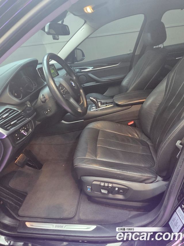 BMW X6 — interior