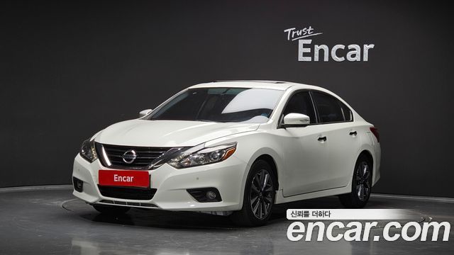 Nissan Altima — exterior