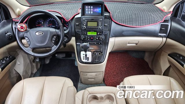 Kia Carnival — interior