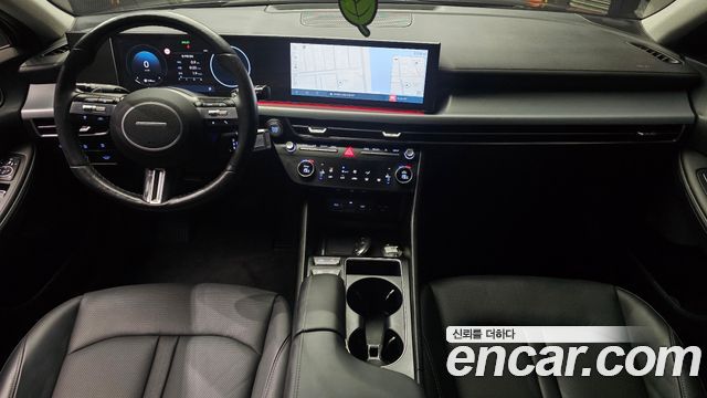 Hyundai Sonata — interior