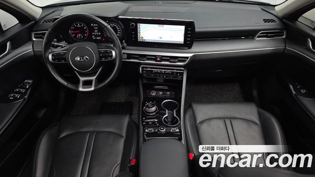 Kia K5 — interior