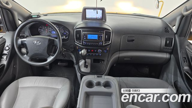 Hyundai Starex — interior