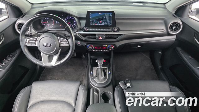 Kia K3 — interior