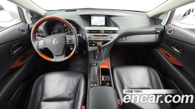 Lexus RX — interior