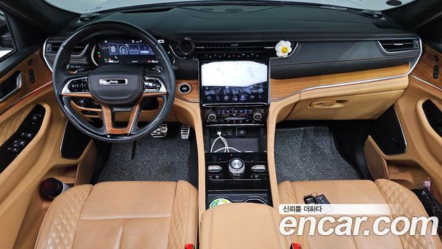 Jeep Cherokee — interior
