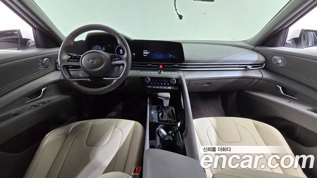 Hyundai Avante — interior
