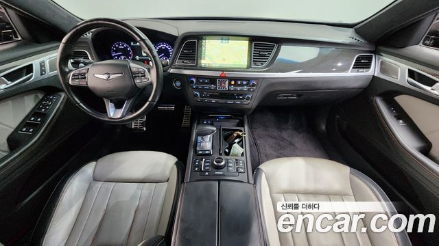 Genesis G80 — interior