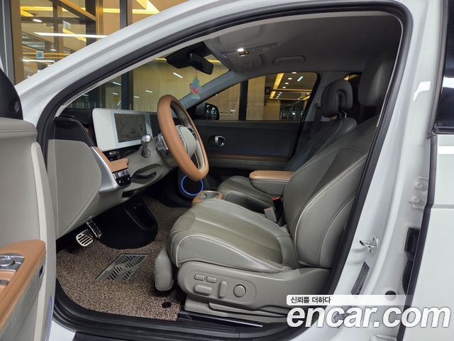 Hyundai IONIQ 5 — interior