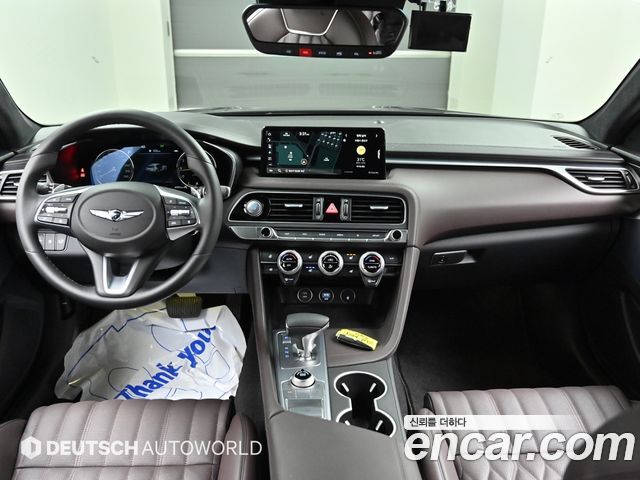 Genesis G70 — interior