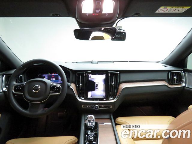 Volvo S60 — interior