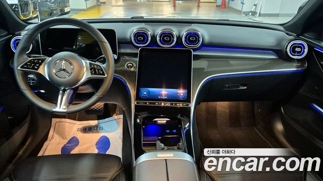 Mercedes-Benz C-Class — interior