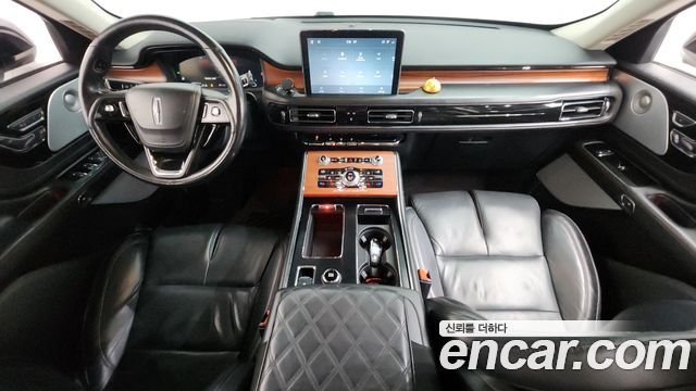 Lincoln Aviator — interior