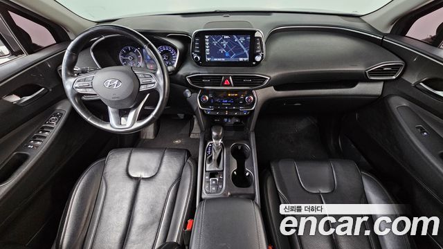 Hyundai Santa Fe — interior