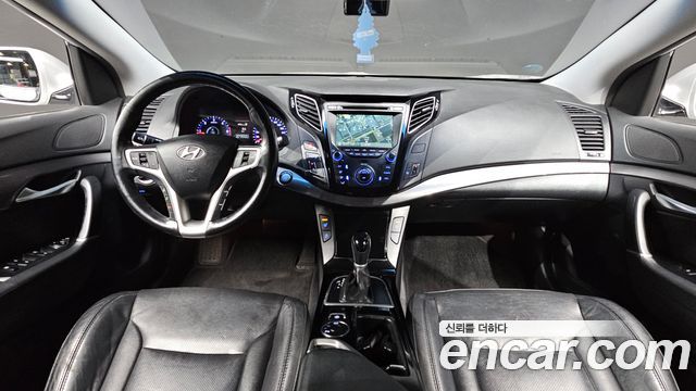 Hyundai i40 — interior