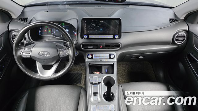 Hyundai Kona — interior