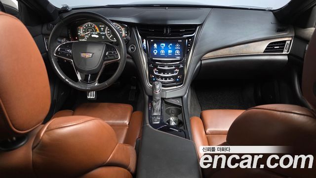 Cadillac CTS — interior