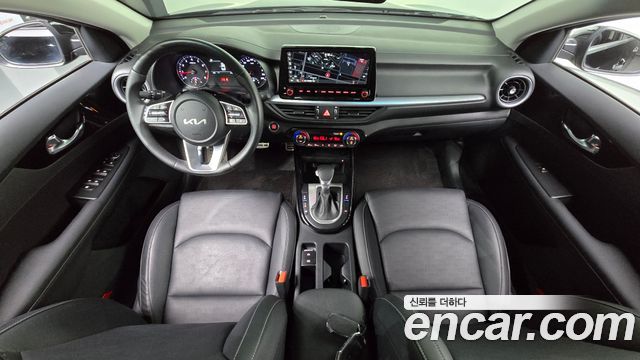Kia K3 — interior