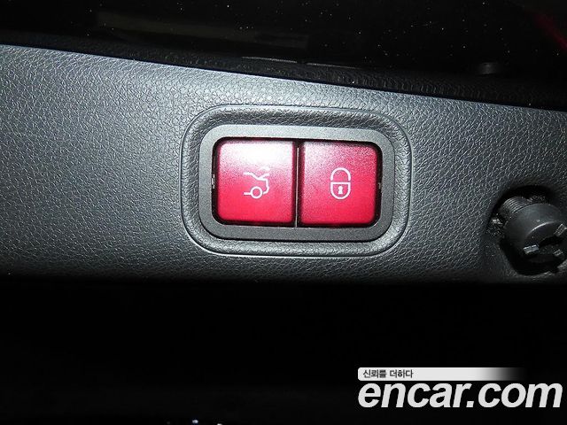 Mercedes-Benz E-Class — interior