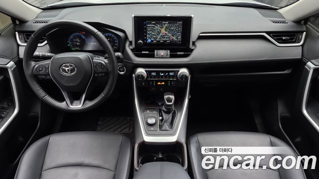 Toyota RAV4 — interior