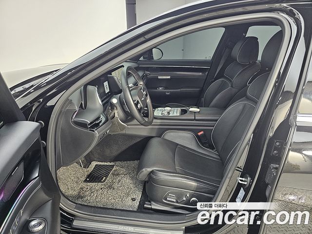 Genesis G90 — interior
