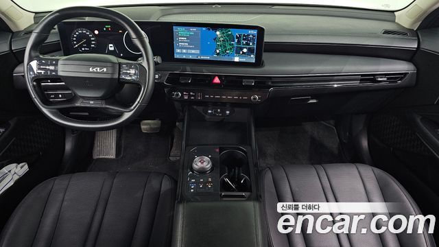 Kia K8 — interior