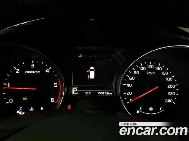 Kia Carnival — interior