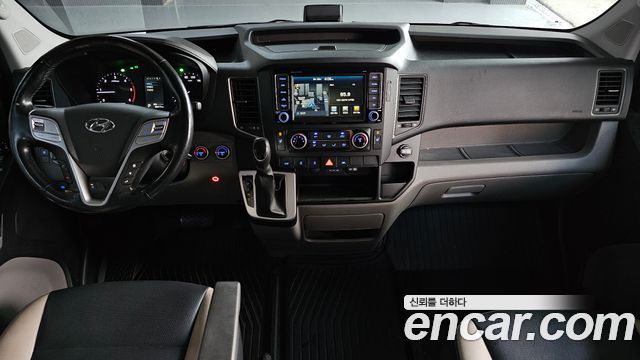 Hyundai Solati — interior