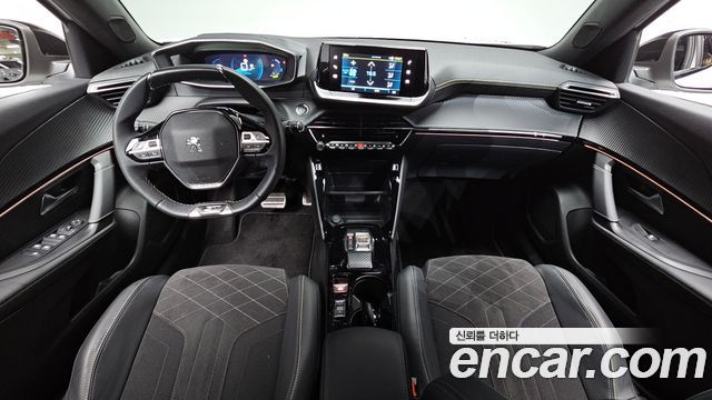 Peugeot 2008 — interior