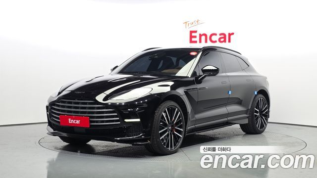 Aston Martin DBX — exterior