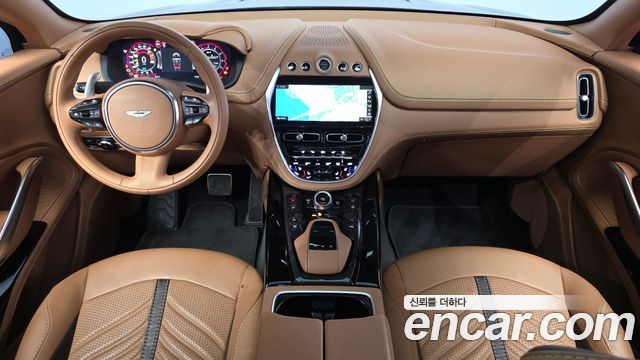 Aston Martin DBX — interior
