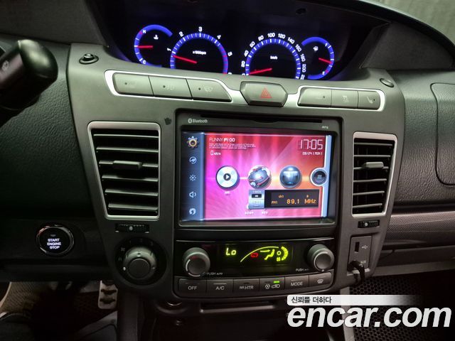 KG Mobility Korando — interior