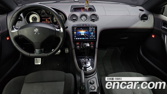 Peugeot RCZ — interior