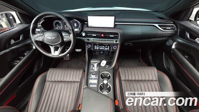 Genesis G70 — interior