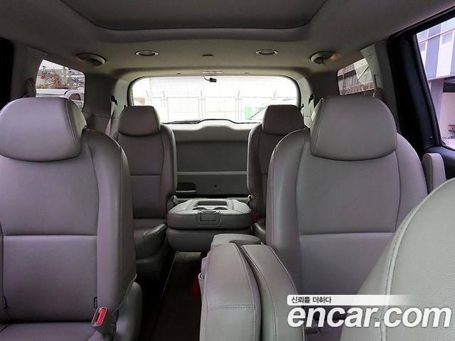 Kia Carnival — interior