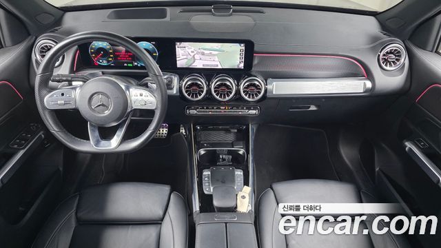 Mercedes-Benz EQB — interior