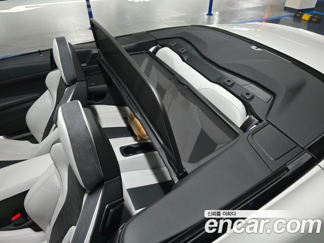 BMW M4 — interior