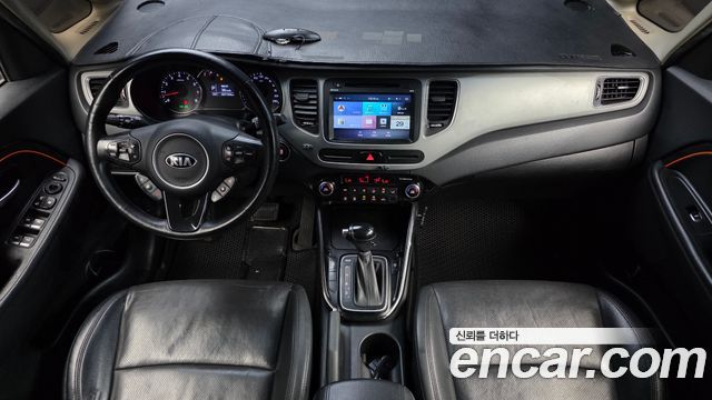Kia Carens — interior