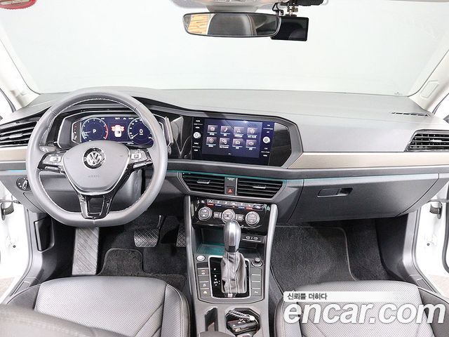Volkswagen Jetta — interior