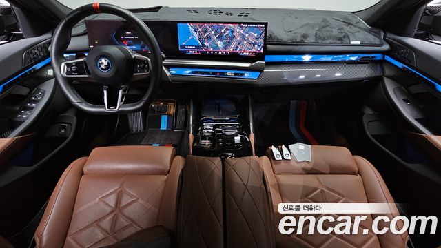 BMW i5 — interior