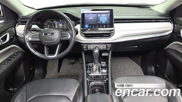 Jeep Compass — interior
